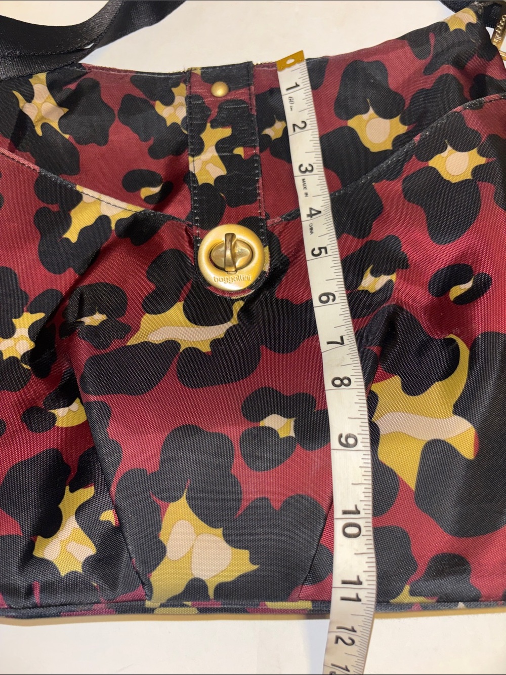 BAGGALLINI BRAND NYLON BAG MAROON BLACK TAN CAMOUFLAGE PATTERN GOLD HARDWARE - Picture 15 of 15